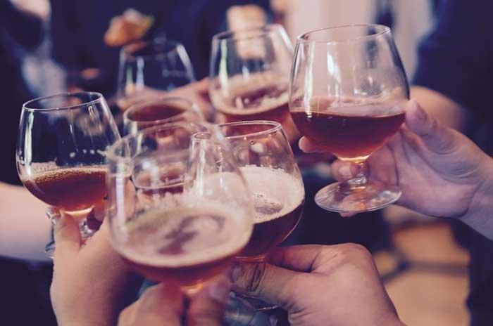 Create a Home Bar and Improve Your Alcoholic Drink Mixing Skills with Apps